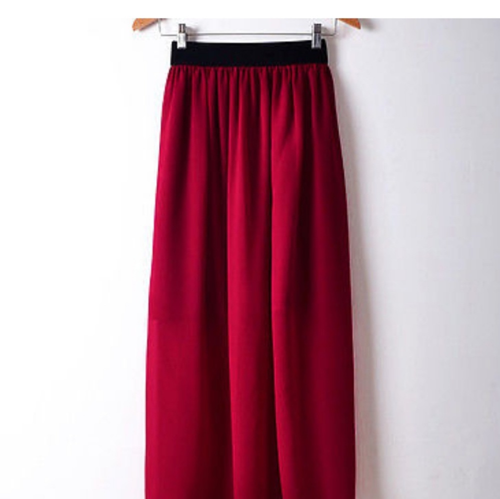 NWOT Size small burgundy skirt